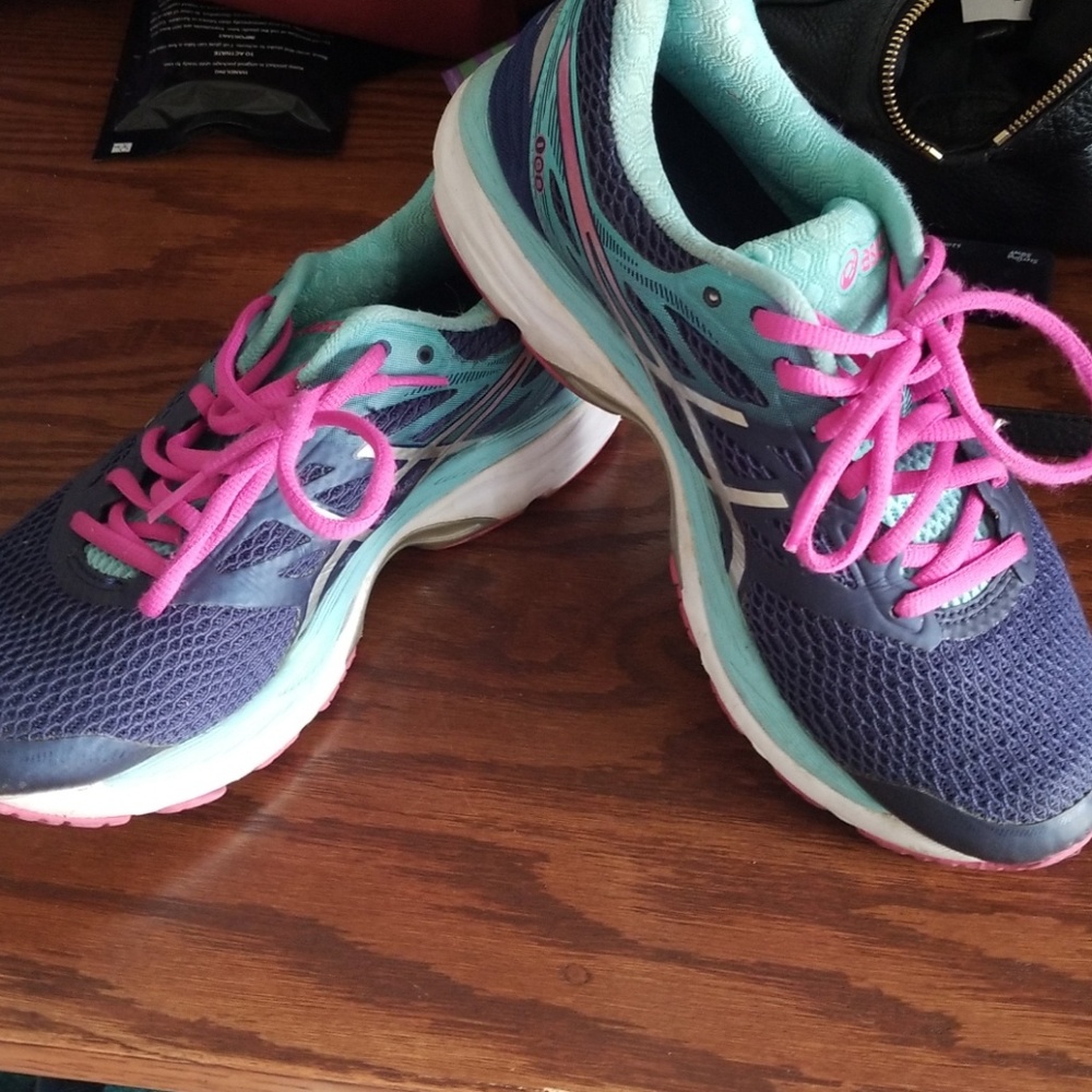 Asics gel cumulus 18 size 8.5